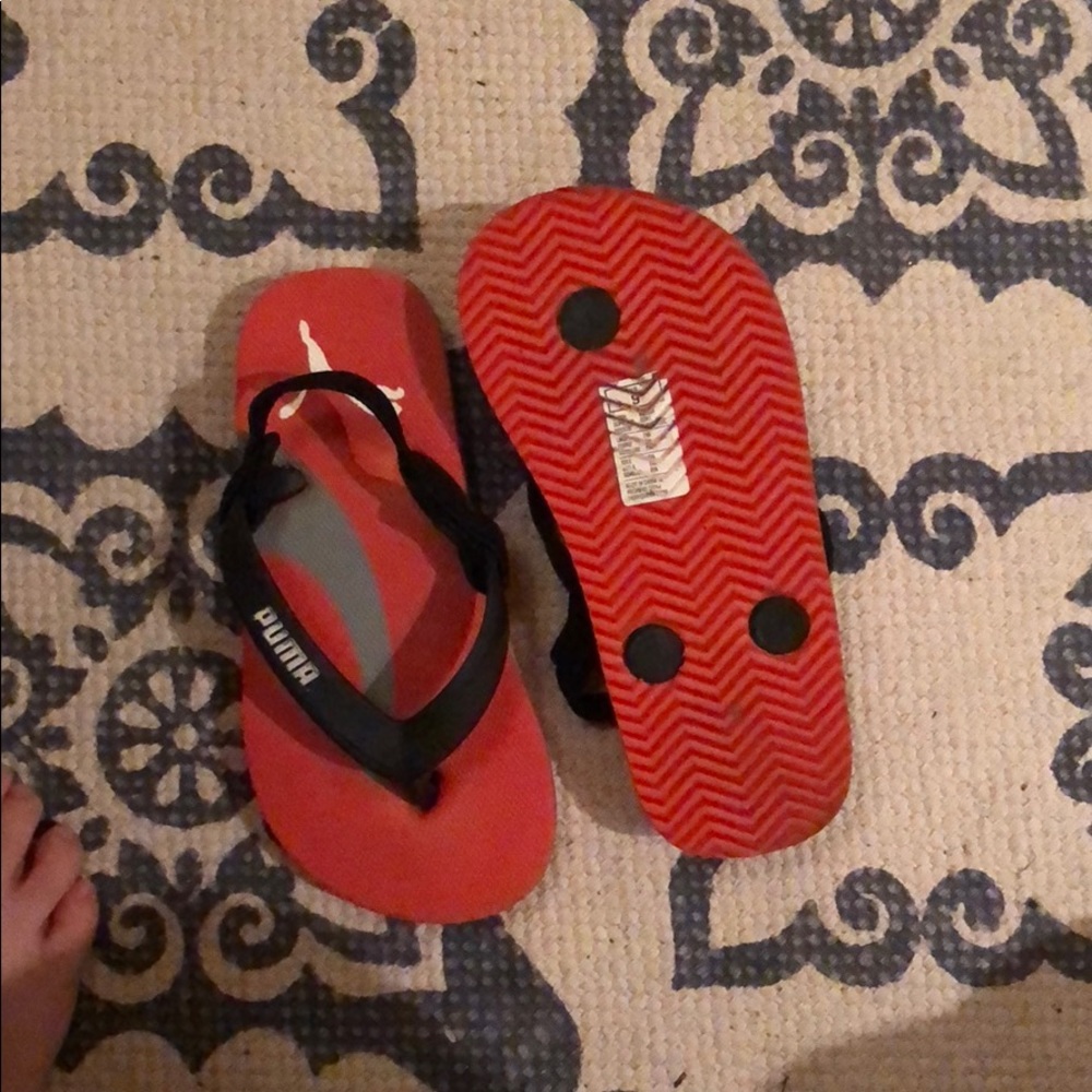 Kids puma on my flip-flops
